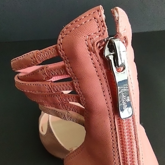 GUESS by Marciano Los Angeles Size 40/10M Pink Leather Stiletto Sandals - Picture 11 of 13